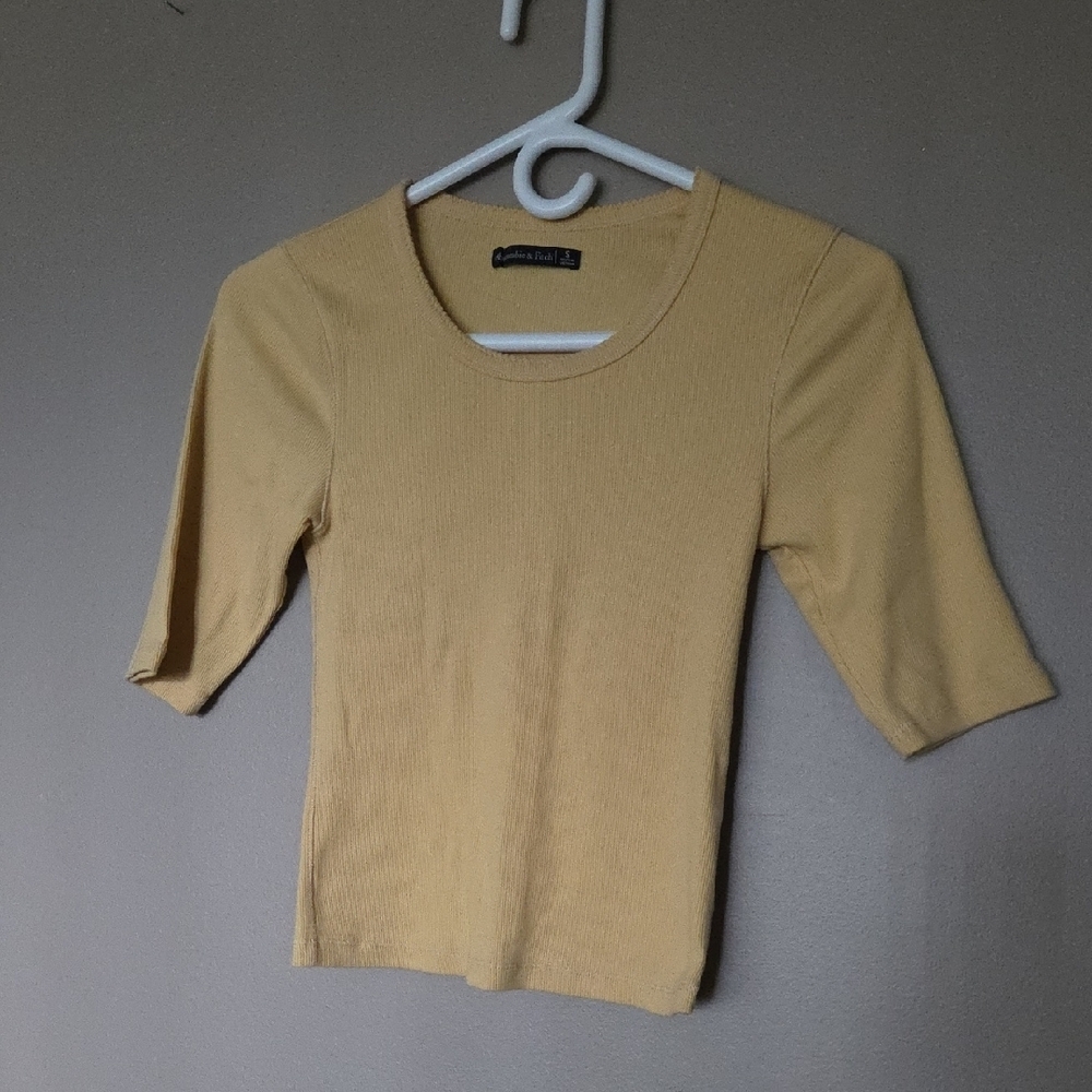 NWOT Abercrombie&Fitch Yellow Fitted Short Sleeve Tee💥Buy2Get1Free💥